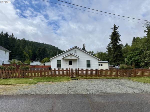 668 MONTGOMERY AVE, Glendale, OR 97442