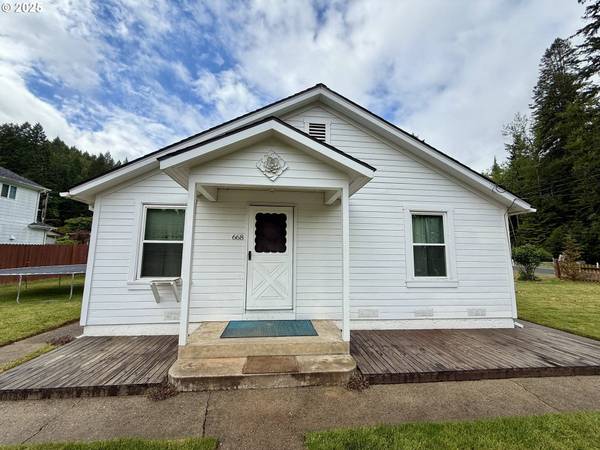 668 MONTGOMERY AVE, Glendale, OR 97442