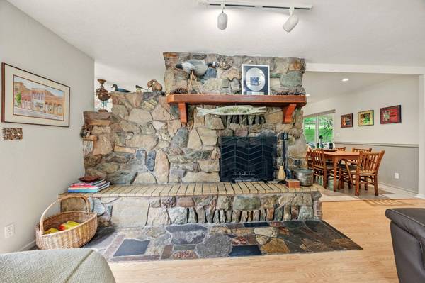 4955 Sterling Creek RD, Jacksonville, OR 97530