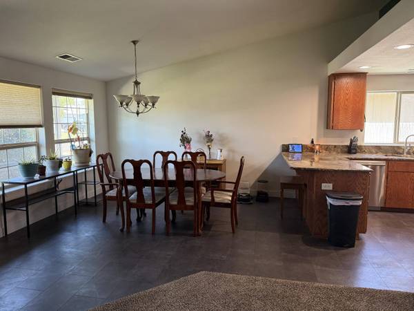 606 Karic WAY, Eagle Point, OR 97524