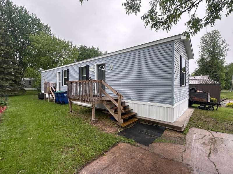 103 Ginger Spur, Clintonville, WI 54929-8840
