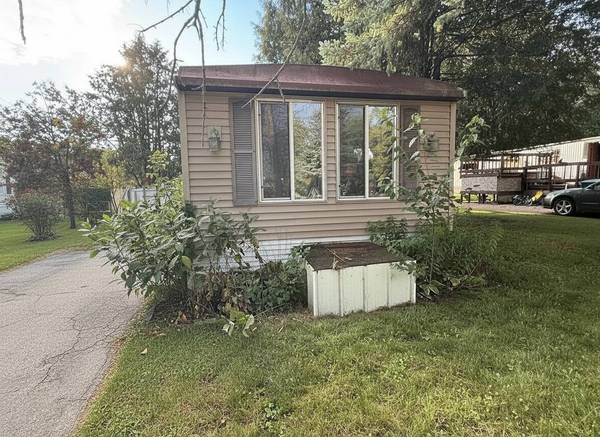 130 Flora Way, Clintonville, WI 54929-8858
