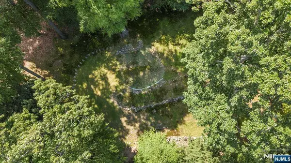 896 Olentangy RD, Franklin Lakes, NJ 07417