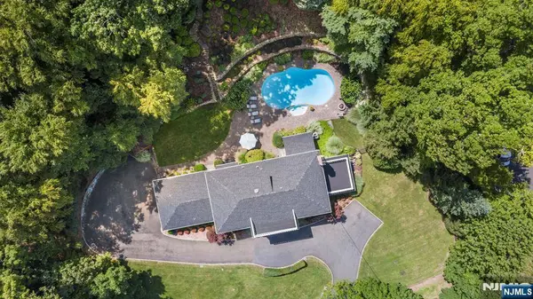 896 Olentangy RD, Franklin Lakes, NJ 07417