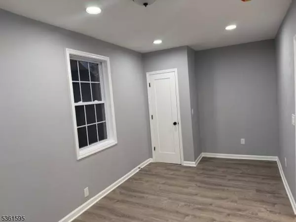 42 Parkway, Wallington Boro, NJ 07057