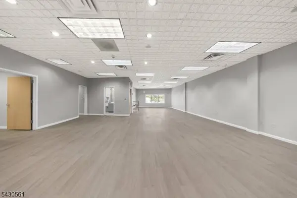 189 Greenwood Ave, Midland Park Boro, NJ 07432