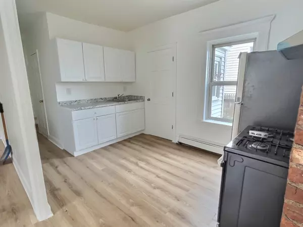 Clifton, NJ 07013-1807,407 Clifton Blvd #1