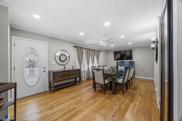 Saddle Brook, NJ 07663-5144,213 Colonial Ave
