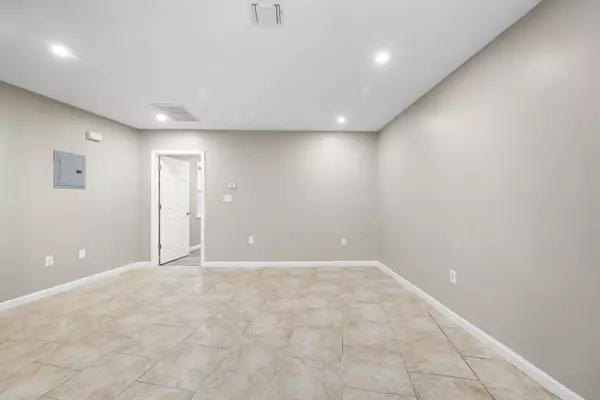 Paterson, NJ 07522-1748,46 Jefferson St #2