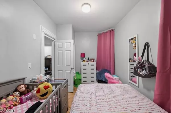 718 E 18Th St, Paterson City, NJ 07501