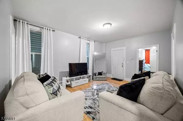 718 E 18Th St, Paterson City, NJ 07501