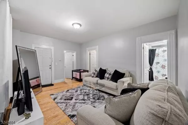 718 E 18Th St, Paterson City, NJ 07501