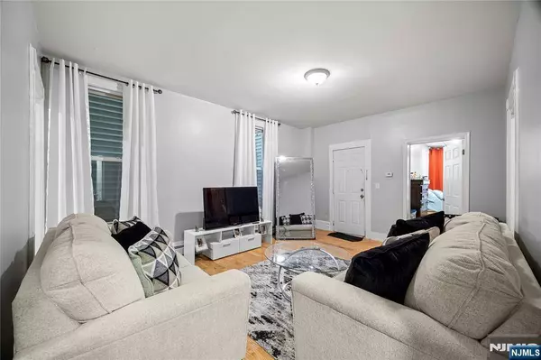 718 18th ST, Paterson, NJ 07501