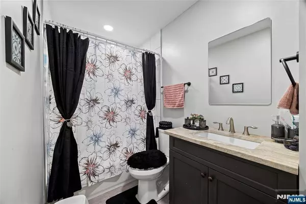 718 18th ST, Paterson, NJ 07501