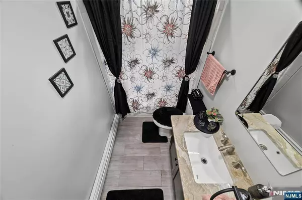 718 18th ST, Paterson, NJ 07501