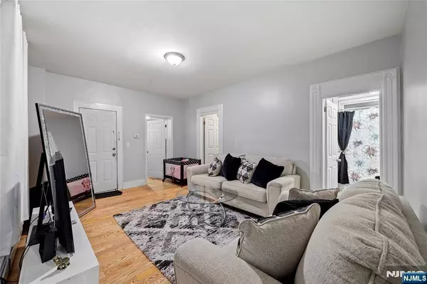 718 18th ST, Paterson, NJ 07501