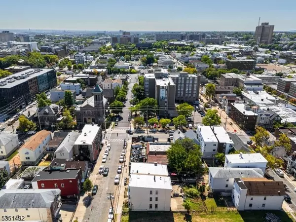 37 Jay St, Newark City, NJ 07103