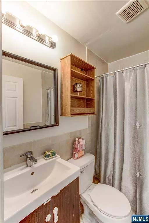 110 16th AVE, Paterson, NJ 07501