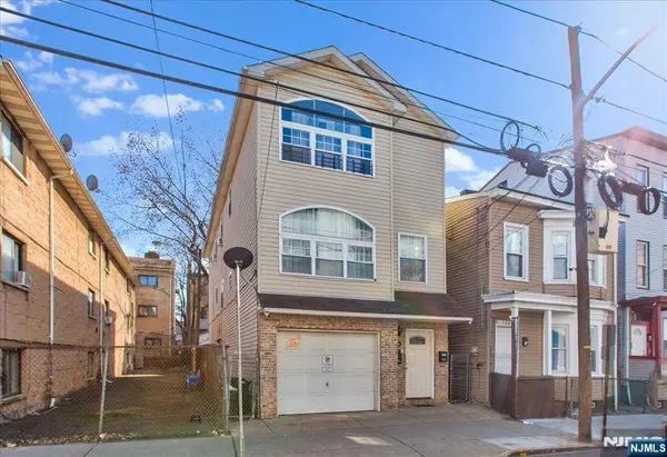 110 16th AVE, Paterson, NJ 07501