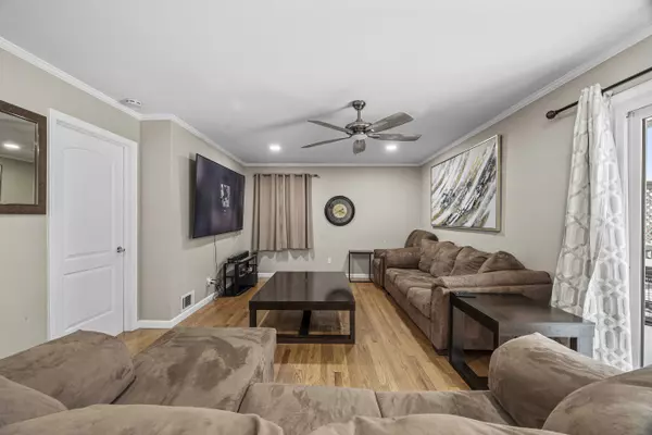 213 Colonial Ave, Saddle Brook, NJ 07663-5144