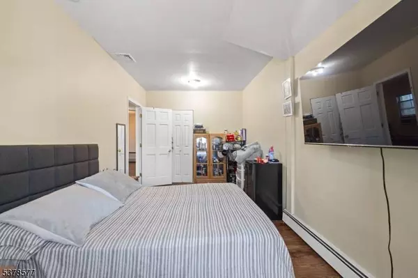 405 Clifton Blvd, Clifton City, NJ 07013