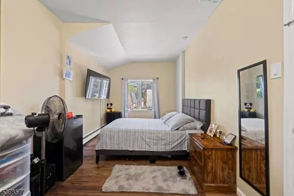 405 Clifton Blvd, Clifton City, NJ 07013