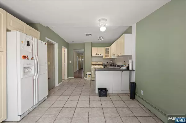 405 Clifton BLVD, Clifton, NJ 07013