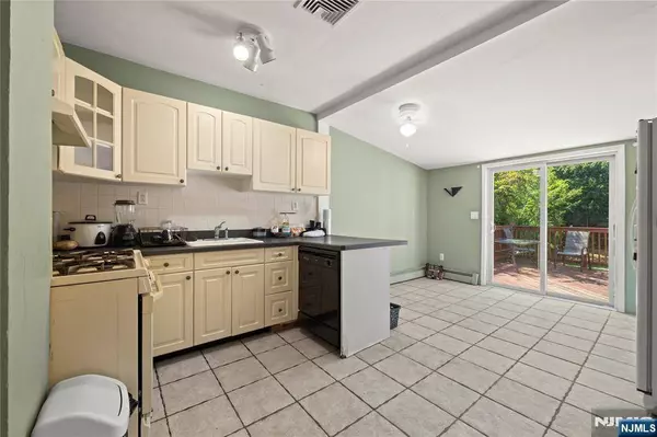 405 Clifton BLVD, Clifton, NJ 07013