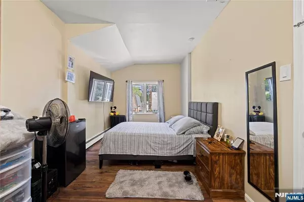 405 Clifton BLVD, Clifton, NJ 07013