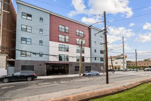 180 Carroll St, Paterson City, NJ 07501