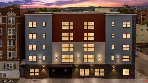 180 Carroll St, Paterson City, NJ 07501