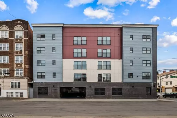 180 Carroll St, Paterson City, NJ 07501