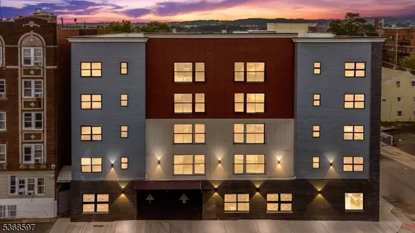 180 Carroll St, Paterson City, NJ 07501