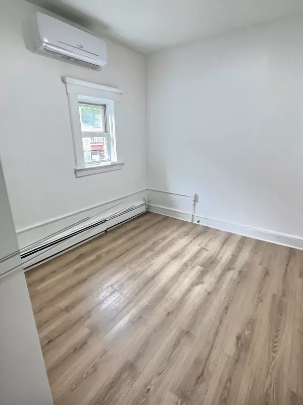 407 Clifton Blvd #1, Clifton, NJ 07013-1807