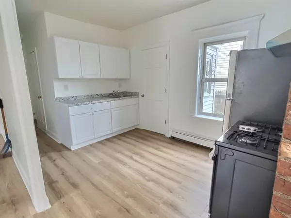 407 Clifton Blvd #1, Clifton, NJ 07013-1807