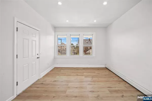 129 Banta AVE #2, Garfield, NJ 07026