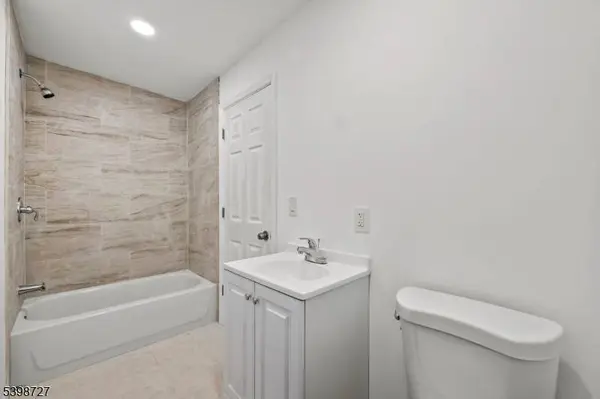 160 17Th Ave, Paterson City, NJ 07504