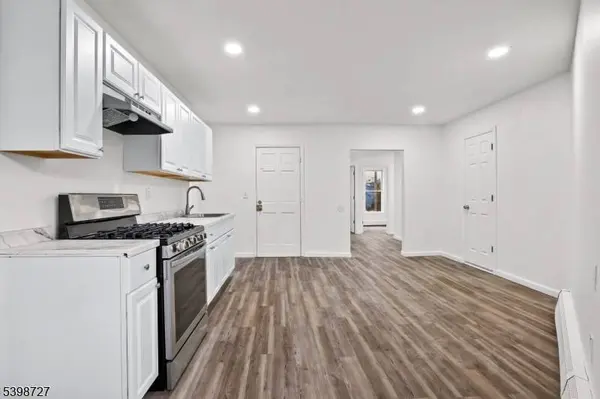 160 17Th Ave, Paterson City, NJ 07504