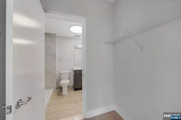 1 Center ST #308, Clifton, NJ 07011