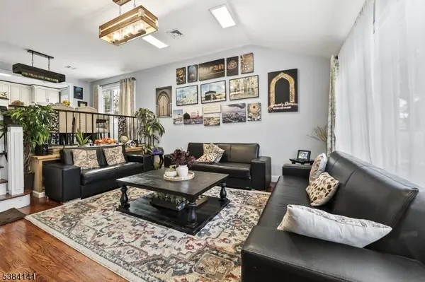 231 Starmond Ave, Clifton City, NJ 07013