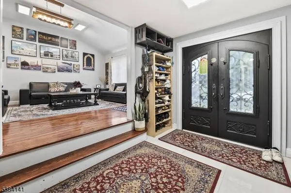 231 Starmond Ave, Clifton City, NJ 07013