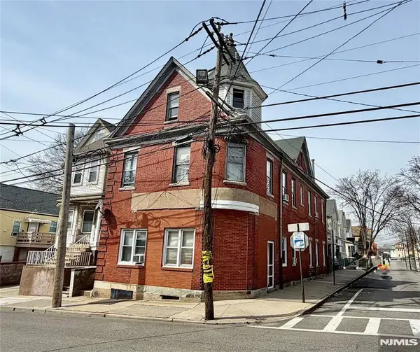 94 Center ST, Clifton, NJ 07011