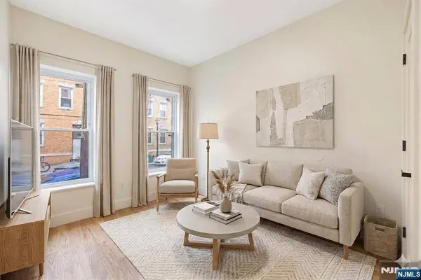 10 School ST #4, Passaic, NJ 07055