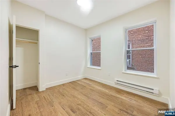 10 School ST #4, Passaic, NJ 07055