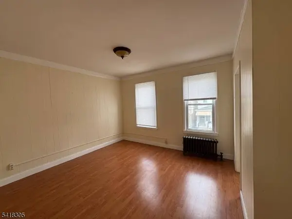 16 Cutler St, Clifton City, NJ 07011