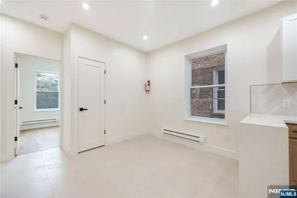 10 School ST #7, Passaic, NJ 07055