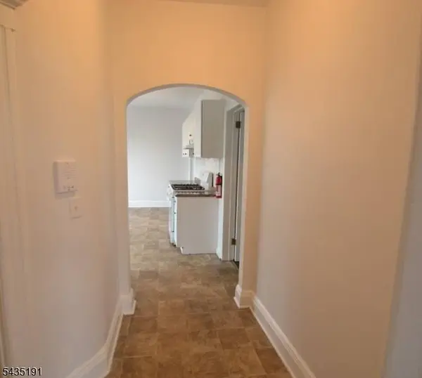 21 Walnut St, Clifton City, NJ 07013