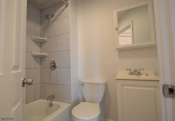 21 Walnut St, Clifton City, NJ 07013