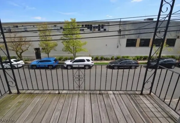 21 Walnut St, Clifton City, NJ 07013