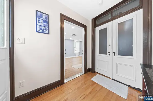 566 2nd ST, Carlstadt, NJ 07072
